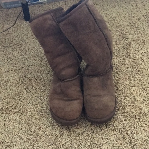 Classic Tall Brown Ugg Boots - Picture 3 of 4